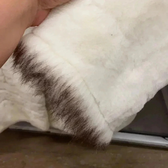 Faux fur vintage winter  coat with tree details - Picture 3 of 11